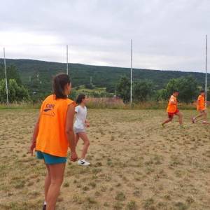 Hasta las chicas juegan al fútbol