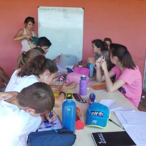 Lunes de clases de inglés en el camp