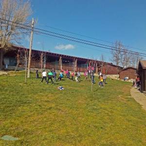 encuentro de colegios en el campamento